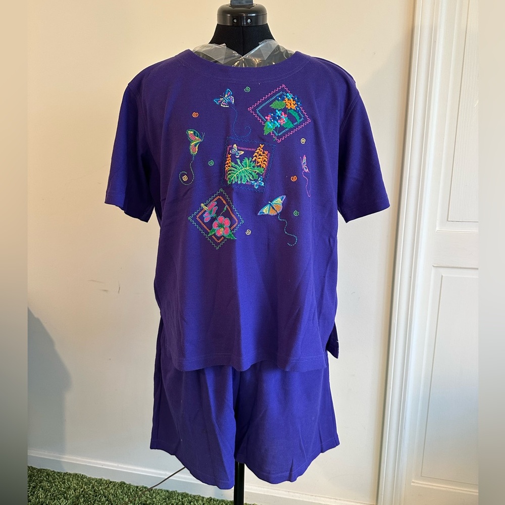 Women’s Purple 2 Piece Set with Colorful Embroidery Tshirt and Shorts size L
